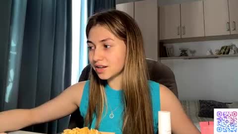 Snapshot of pamulahallquist chatting on 07/12/26, 02:08 Lia online show from 07/12/26, 02:08