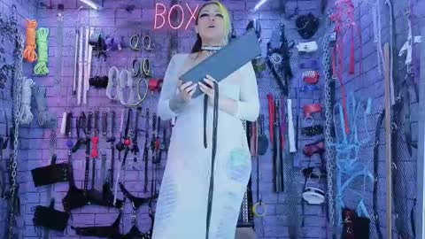 Snapshot of pandoranez chatting on 09/16/25, 11:17 PandoraNez online show from 09/16/25, 11:17