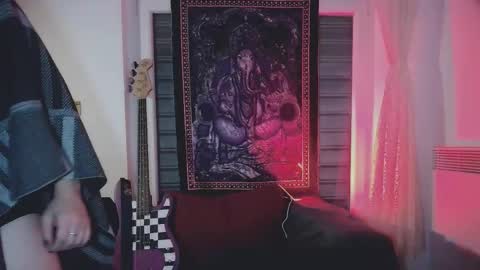 Snapshot of panther_cap chatting on 10/22/25, 02:56 In bio online show from 10/22/25, 02:56