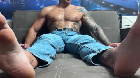 Snapshot of panther_style chatting on 10/19/25, 01:45 Oleg online show from 10/19/25, 01:45
