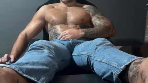 Snapshot of panther_style chatting on 10/24/25, 06:21 Oleg online show from 10/24/25, 06:21