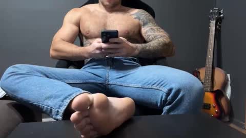 Snapshot of panther_style chatting on 11/21/25, 05:17 Oleg online show from 11/21/25, 05:17