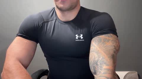 Snapshot of panther_style chatting on 12/01/25, 04:39 Oleg online show from 12/01/25, 04:39