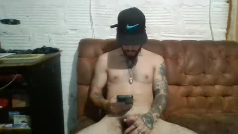 Snapshot of panthers_room chatting on 10/18/25, 10:43 panthers_room online show from 10/18/25, 10:43