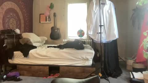 Snapshot of pantiesofthefae chatting on 01/17/25, 05:30 Pantiesofthefae online show from 01/17/25, 05:30