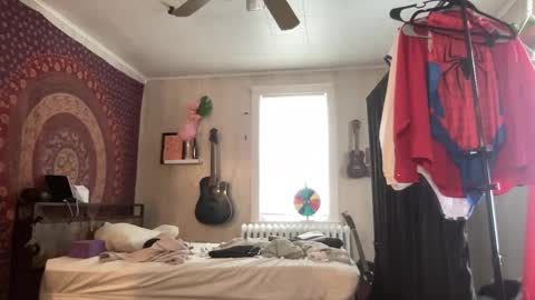 Snapshot of pantiesofthefae chatting on 01/19/25, 04:57 Pantiesofthefae online show from 01/19/25, 04:57