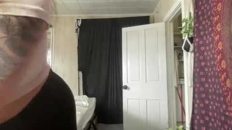 Snapshot of pantiesofthefae chatting on 02/19/25, 06:32 Pantiesofthefae online show from 02/19/25, 06:32