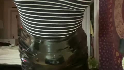 Snapshot of pantiesofthefae chatting on 03/11/25, 10:51 Pantiesofthefae online show from 03/11/25, 10:51