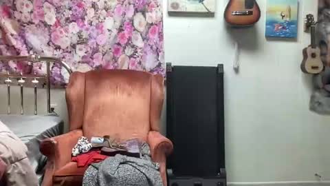 Snapshot of pantiesofthefae chatting on 09/24/25, 09:56 Pantiesofthefae online show from 09/24/25, 09:56