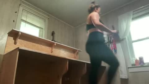 Snapshot of pantiesofthefae chatting on 10/15/25, 10:21 Pantiesofthefae online show from 10/15/25, 10:21