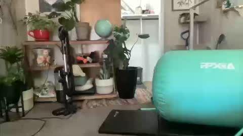 Snapshot of pantiesofthefae chatting on 10/17/25, 05:48 Pantiesofthefae online show from 10/17/25, 05:48