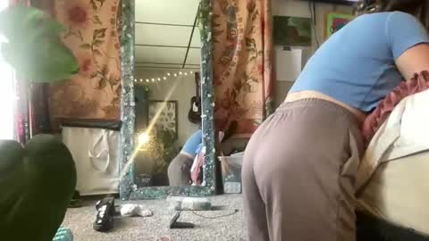 Snapshot of pantiesofthefae chatting on 11/01/25, 03:47 Pantiesofthefae online show from 11/01/25, 03:47