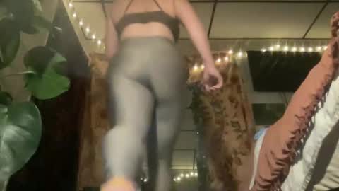 Snapshot of pantiesofthefae chatting on 11/02/25, 11:01 Pantiesofthefae online show from 11/02/25, 11:01