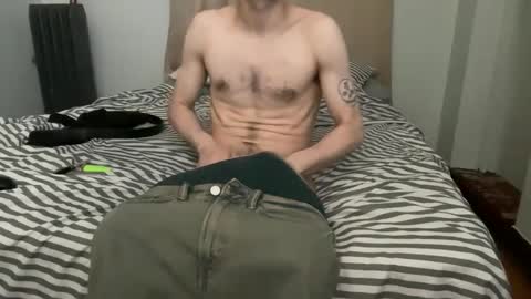 Snapshot of pantslesstraveler_plt chatting on 05/20/26, 03:02 PantsLessTraveler online show from 05/20/26, 03:02