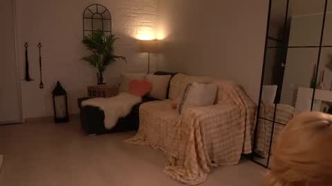 Kristina Kriss online show from 02/22/26, 05:44