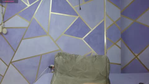 Paola Stone online show from 10/04/25, 01:14