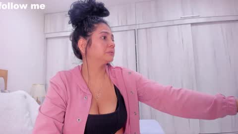 Paola  online show from 02/01/25, 06:51