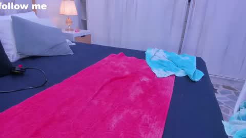 Paola  online show from 02/12/25, 07:35