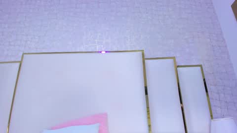 Paola  online show from 10/06/25, 11:07