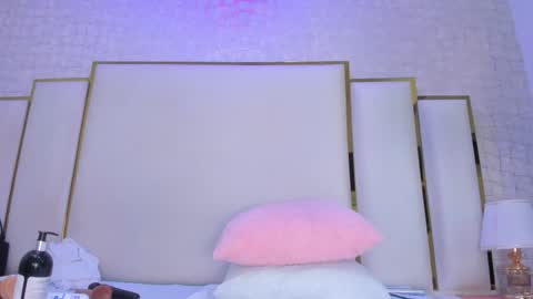 Paola  online show from 04/28/26, 11:48