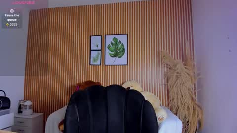 paola online show from 11/14/25, 12:42