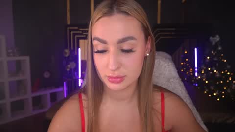 Lia online show from 01/12/25, 03:14