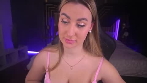 Lia online show from 03/11/25, 06:52