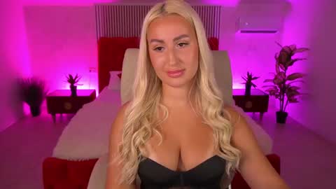 Lia online show from 06/26/26, 02:32
