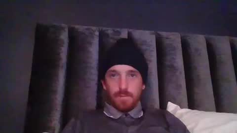 Snapshot of papi_chul0420 chatting on 03/03/25, 01:42 papi_chul0420 online show from 03/03/25, 01:42