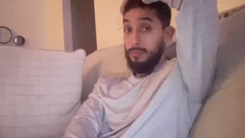 papicubano_guapo23cm online show from 11/04/25, 06:01