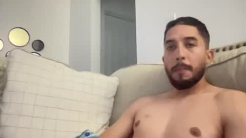 papicubano_guapo23cm online show from 07/24/26, 12:14
