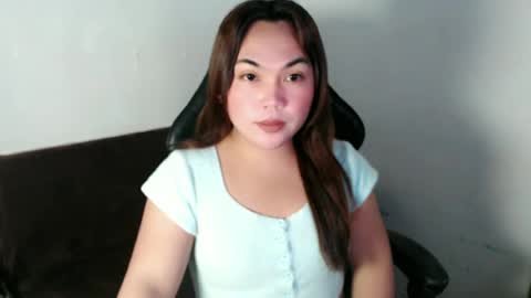 Snapshot of papigoddesslover chatting on 06/19/26, 04:17 Fina Dwarf online show from 06/19/26, 04:17