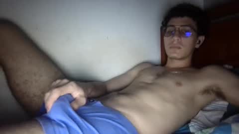 Snapshot of papiniko00 chatting on 10/04/25, 05:27 nicolas online show from 10/04/25, 05:27