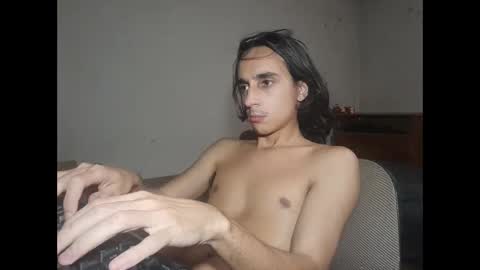 Snapshot of papito20cm chatting on 12/15/24, 01:46 Lau online show from 12/15/24, 01:46