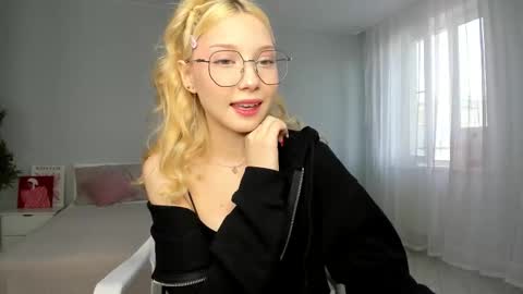 Melena online show from 11/15/25, 08:11