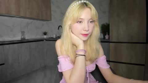 Melena online show from 11/27/25, 08:38