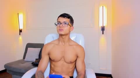 Ryan And Casper online show from 11/22/25, 05:01