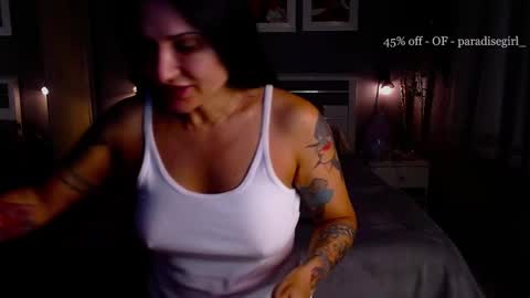 Snapshot of paradisegirl_ chatting on 12/03/24, 01:19 My alter ego Betinna Flowers - a tattooed Miss - Are you missing me come in here - online show from 12/03/24, 01:19