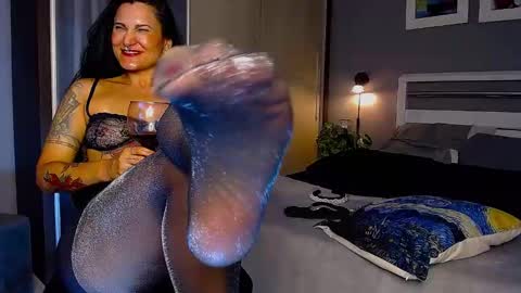 Snapshot of paradisegirl_ chatting on 01/25/25, 12:27 My alter ego Betinna Flowers - a tattooed Miss - Are you missing me come in here - online show from 01/25/25, 12:27