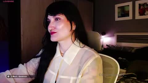 Snapshot of paradisegirl_ chatting on 06/29/26, 09:37 My alter ego Betinna Flowers - a tattooed Miss - Are you missing me come in here - online show from 06/29/26, 09:37