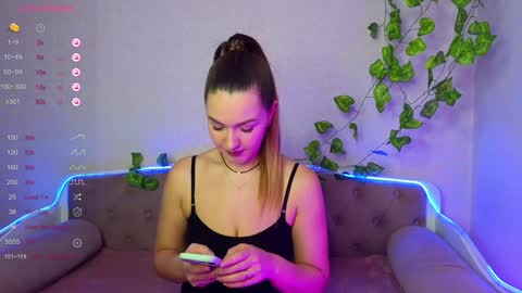 Snapshot of paradisepleasure_ chatting on 12/04/24, 03:48 Allie Alex Thumbs up if you like us online show from 12/04/24, 03:48