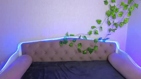 Snapshot of paradisepleasure_ chatting on 12/19/24, 02:56 Allie Alex Thumbs up if you like us online show from 12/19/24, 02:56