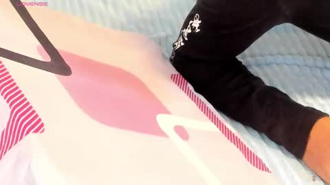 paranoidtemptaion_ online show from 09/12/25, 10:37