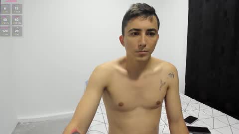 pareja_curiosa19 online show from 10/21/25, 02:01