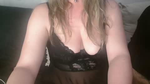 parejitahot30 online show from 03/05/26, 11:34