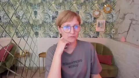 Paris online show from 05/30/26, 06:05