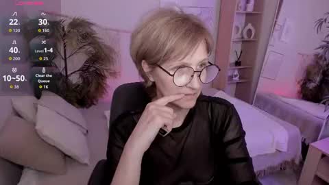Snapshot of paris_cherry chatting on 07/09/26, 06:45 Paris online show from 07/09/26, 06:45