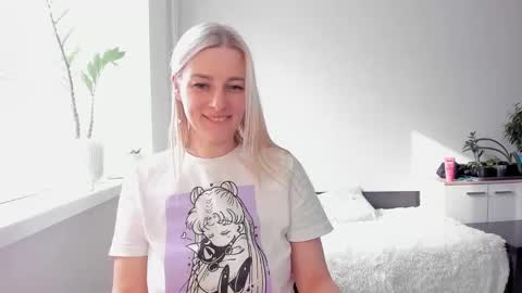 Snapshot of paris_hilt_on chatting on 03/01/25, 07:41 Sasha online show from 03/01/25, 07:41