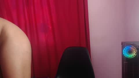 Snapshot of paris_hot12 chatting on 01/13/25, 03:58 paris online show from 01/13/25, 03:58