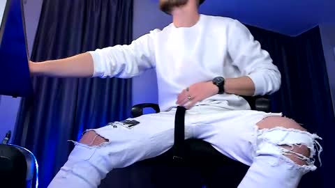 Paris online show from 04/27/26, 10:08